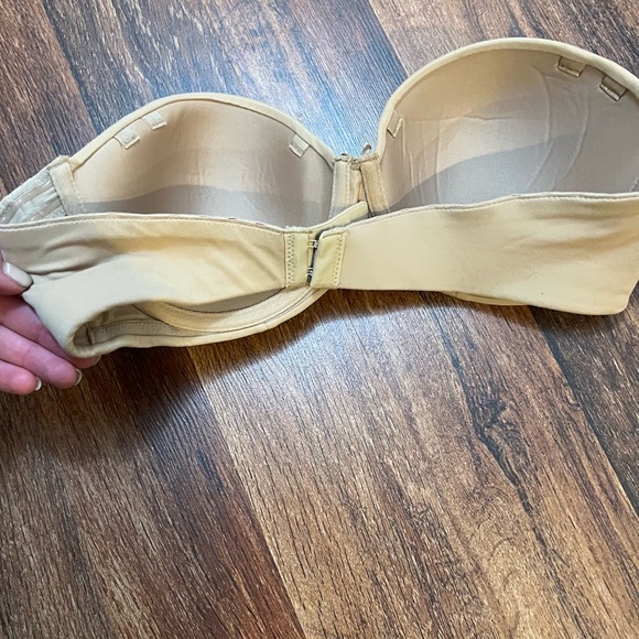 ✨Soma Embraceable Strapless Bra✨ - Picture 5 of 9